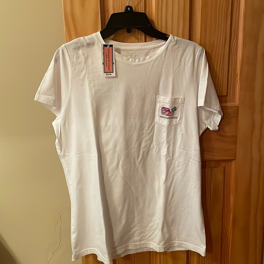 Brand new vineyard vines white lacrosse whale shirt size large never worn